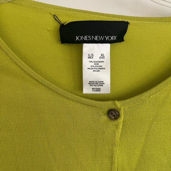 Jones New York Lime Green Crewneck Cardigan - Picture 2 of 3